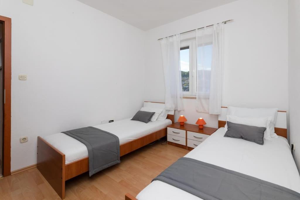 Bento Apartment - Best View On Town And Sea Pucisca Exteriér fotografie